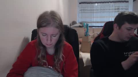 Snapshot of jenisandpeter chatting on 12/01/25, 06:40 JenisAndPeter online show from 12/01/25, 06:40