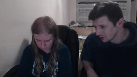 Snapshot of jenisandpeter chatting on 12/04/25, 07:33 JenisAndPeter online show from 12/04/25, 07:33