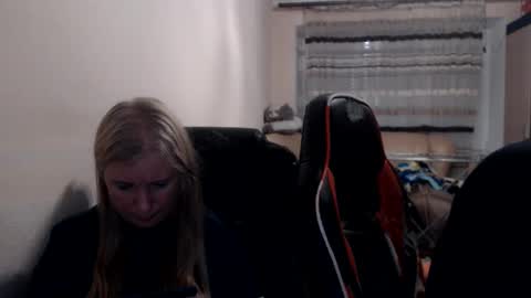 JenisAndPeter online show from 06/01/26, 06:20
