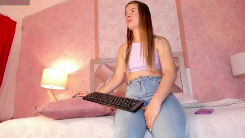 Snapshot of jenna1_ chatting on 03/08/25, 12:30 JENNA online show from 03/08/25, 12:30