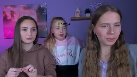 Snapshot of jenna_elayne chatting on 12/15/25, 09:35 jenna_elayne online show from 12/15/25, 09:35