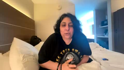 Snapshot of jennabrady chatting on 10/05/25, 12:31 Dragon Queen. Be my Dragon -- and online show from 10/05/25, 12:31