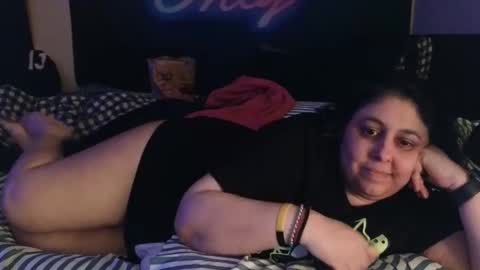 Snapshot of jennabrady chatting on 10/18/25, 02:03 Dragon Queen. Be my Dragon -- and online show from 10/18/25, 02:03