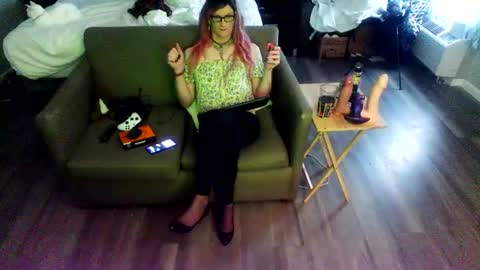 Jenna Cross online show from 07/04/26, 12:06