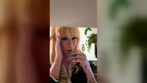 Snapshot of jennagargles chatting on 05/24/26, 06:24 Jenna online show from 05/24/26, 06:24