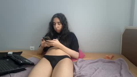 Snapshot of jennalore chatting on 02/04/25, 12:00 JennaLore online show from 02/04/25, 12:00
