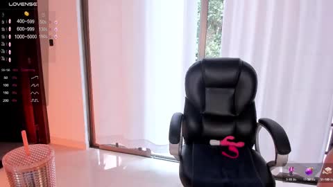 Jenna Olson  online show from 02/12/25, 06:40