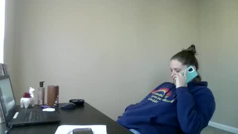 Snapshot of jennibean6996 chatting on 01/17/25, 03:32 Jennibean6996 online show from 01/17/25, 03:32