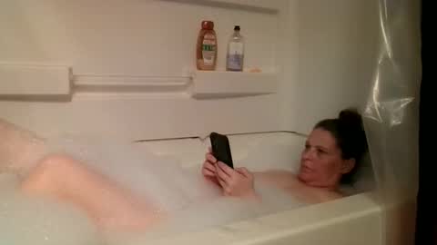 Snapshot of jennibean6996 chatting on 10/31/25, 01:06 Jennibean6996 online show from 10/31/25, 01:06