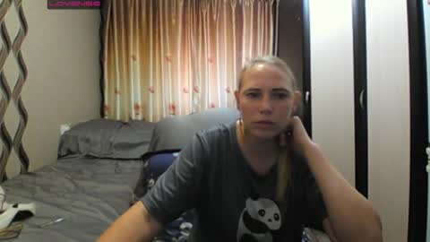 JenniDeep online show from 06/25/26, 09:03