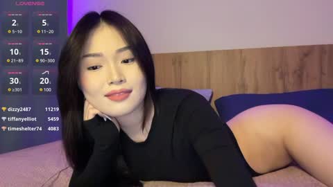 jennie_yung online show from 12/27/24, 12:07