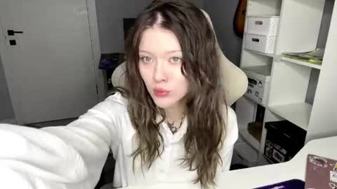 Snapshot of jenniehospelhorn chatting on 06/12/26, 08:35 Michelle online show from 06/12/26, 08:35