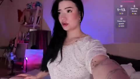 jennies_body online show from 05/19/26, 04:52