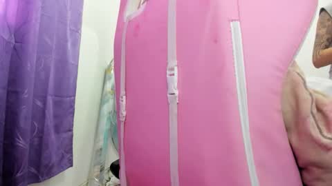 Snapshot of jennifer_bodyy0404 chatting on 05/19/26, 10:16 jennifer_bodyy0404 online show from 05/19/26, 10:16