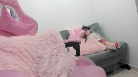 jennifer_bodyy0404 online show from 06/17/26, 12:57