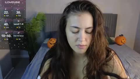 Jennifer online show from 11/06/25, 07:31