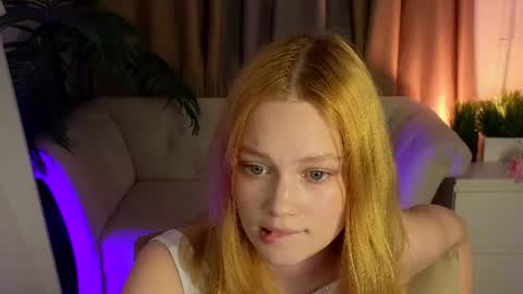 Jennifer online show from 06/21/26, 09:45