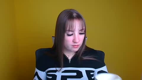 Jennifer online show from 12/03/24, 06:26