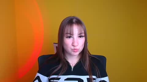 Jennifer online show from 12/03/24, 09:44