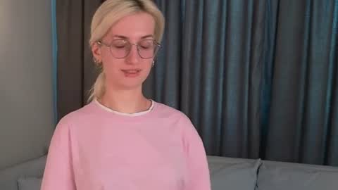 Anna online show from 06/24/26, 06:34