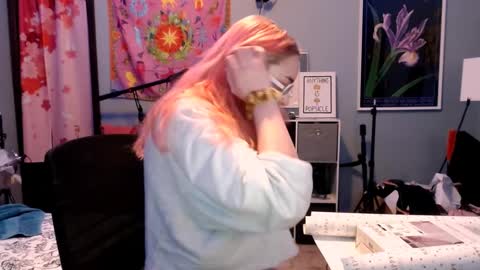 Jennifer Gwen online show from 02/27/25, 07:47