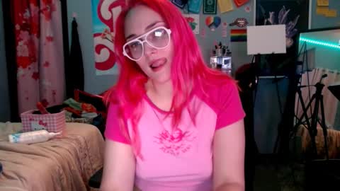 Jennifer Gwen online show from 10/31/25, 01:39