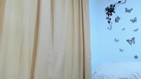 Snapshot of jenniferloveyou chatting on 09/17/25, 09:38 jenniferloveyou online show from 09/17/25, 09:38