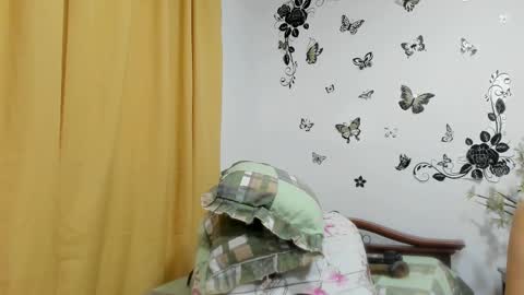 Snapshot of jenniferloveyou chatting on 11/18/25, 04:22 jenniferloveyou online show from 11/18/25, 04:22