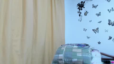 Snapshot of jenniferloveyou chatting on 11/28/25, 04:53 jenniferloveyou online show from 11/28/25, 04:53