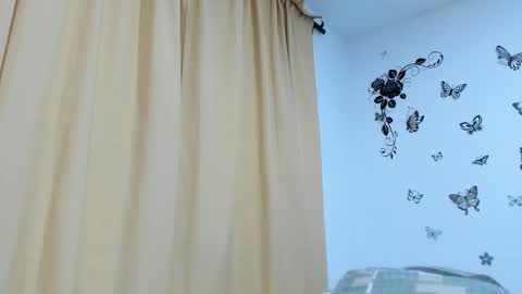 Snapshot of jenniferloveyou chatting on 11/30/25, 10:14 jenniferloveyou online show from 11/30/25, 10:14