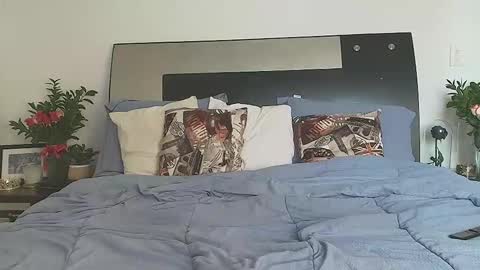 Snapshot of jennmullatta_ chatting on 12/05/25, 07:10 Jenn online show from 12/05/25, 07:10