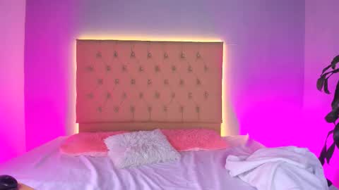 jenny__lawrence online show from 02/12/26, 09:04