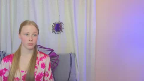 Snapshot of jenny_angelok chatting on 10/30/25, 01:12 Next broadcast on December 05 subject to change online show from 10/30/25, 01:12