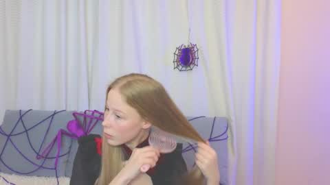 Snapshot of jenny_angelok chatting on 10/31/25, 11:44 Next broadcast on December 05 subject to change online show from 10/31/25, 11:44