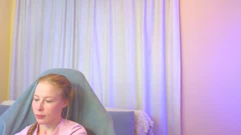 Snapshot of jenny_angelok chatting on 11/19/25, 11:21 Next broadcast on December 05 subject to change online show from 11/19/25, 11:21