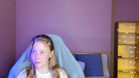 Snapshot of jenny_angelok chatting on 04/22/26, 01:01 Next broadcast on December 05 subject to change online show from 04/22/26, 01:01