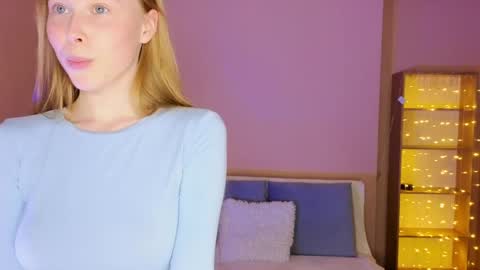 Snapshot of jenny_angelok chatting on 04/23/26, 01:46 Next broadcast on December 05 subject to change online show from 04/23/26, 01:46