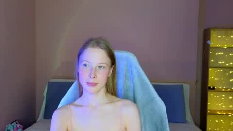 Snapshot of jenny_angelok chatting on 04/25/26, 01:14 Next broadcast on December 05 subject to change online show from 04/25/26, 01:14