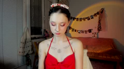 Jennifer Jenny Darling   online show from 12/15/24, 06:37