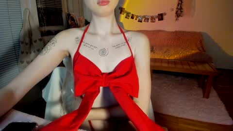 Jennifer Jenny Darling   online show from 12/15/24, 09:42