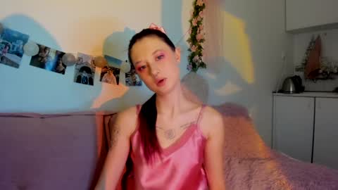 Jennifer Jenny Darling   online show from 12/22/24, 06:59