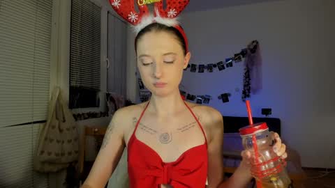 Jennifer Jenny Darling   online show from 12/31/24, 10:34