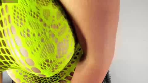 Snapshot of jenny_desire chatting on 11/20/25, 03:28 jenny online show from 11/20/25, 03:28