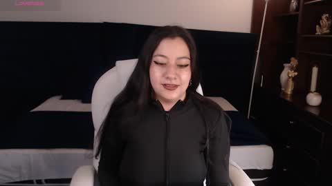 Snapshot of jenny_golden1 chatting on 11/17/25, 02:45 Jenny online show from 11/17/25, 02:45