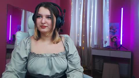 Snapshot of jenny_smitx chatting on 03/07/25, 10:35 jenny_smitx online show from 03/07/25, 10:35