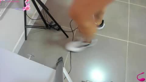 jenny_stark online show from 10/25/25, 11:07