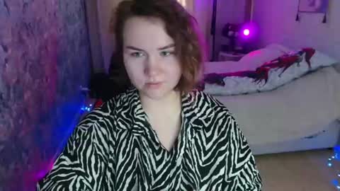 Snapshot of jennyattal chatting on 06/26/26, 03:00 Jenny online show from 06/26/26, 03:00