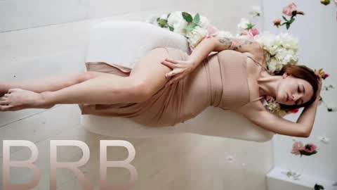 Snapshot of jennydens chatting on 10/28/25, 04:53 Jenny NO Nude online show from 10/28/25, 04:53