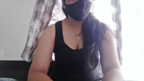 Snapshot of jennydolphin chatting on 11/06/25, 04:13 Jenny online show from 11/06/25, 04:13