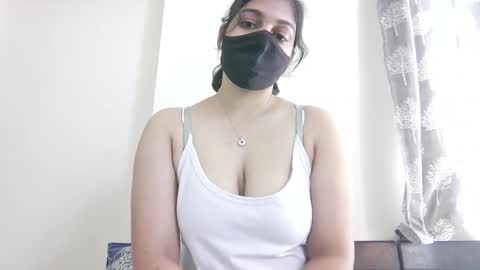 Snapshot of jennydolphin chatting on 11/11/25, 04:12 Jenny online show from 11/11/25, 04:12